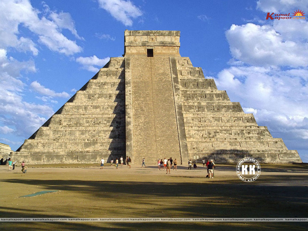Pyramid Wallpaper