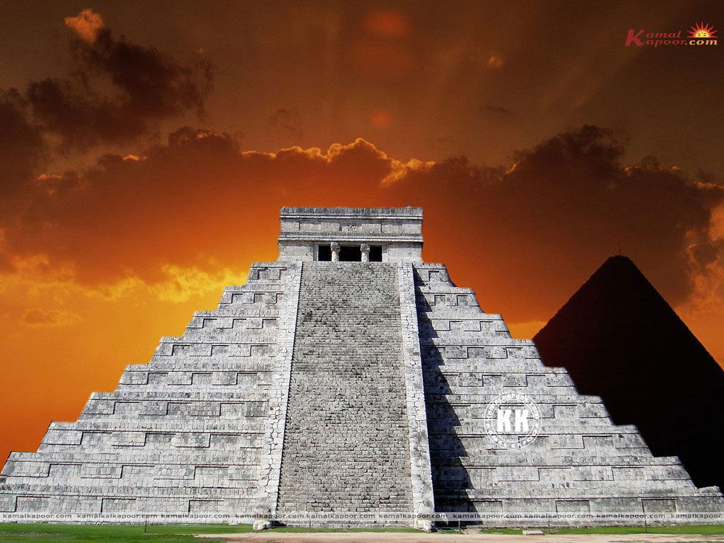 Pyramid Wallpaper